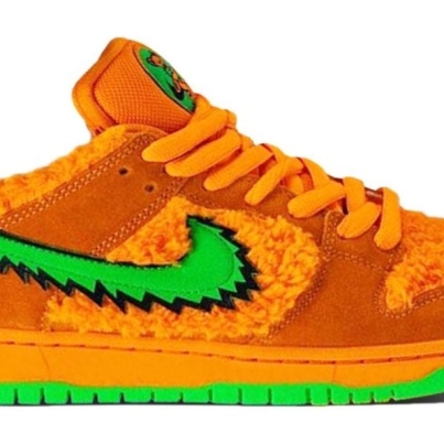 Nike-SB-Dunk-Low-Grateful-Dead-Bears-Orange-e1596115156825