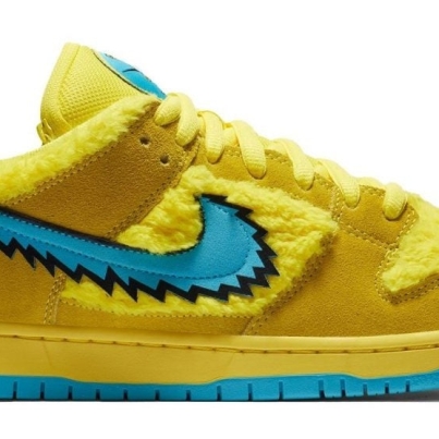 Nike-SB-Dunk-Low-Grateful-Dead-Bears-Yellow-e1596115140427